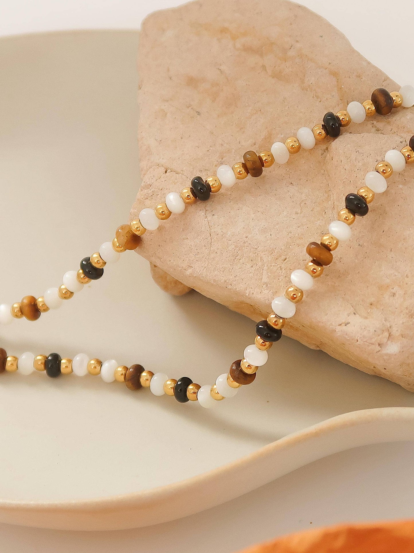 ARROW 18K PLATED BOHO BEADED NECKLACE - BROWN