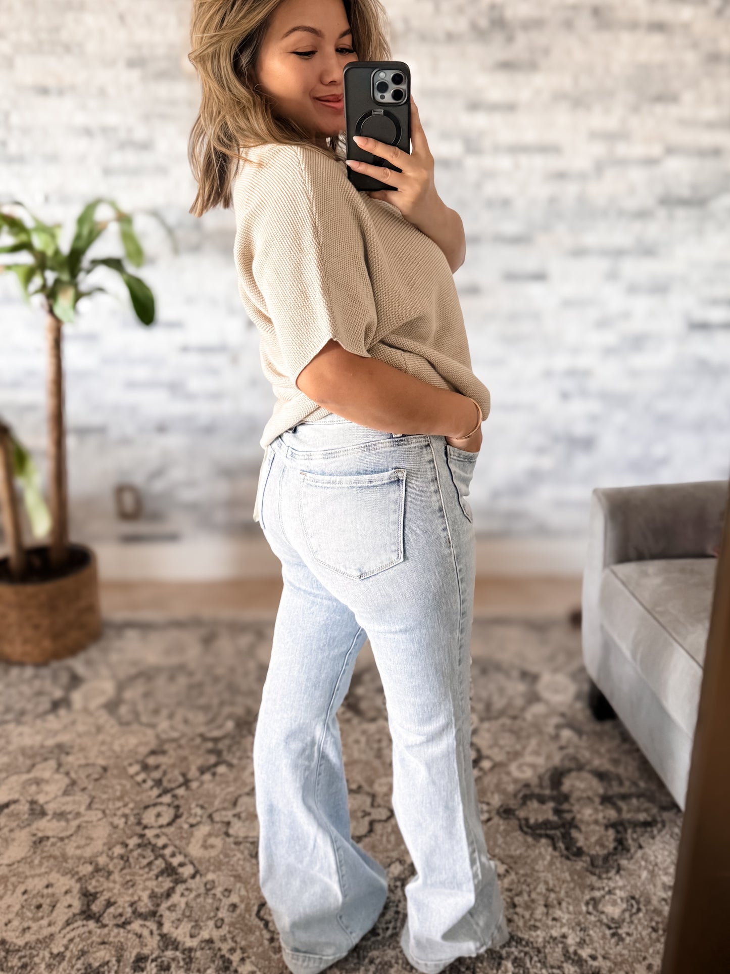 RISEN ACID WASH HIGH RISE FRONT PATCH POCKET FLARE JEANS