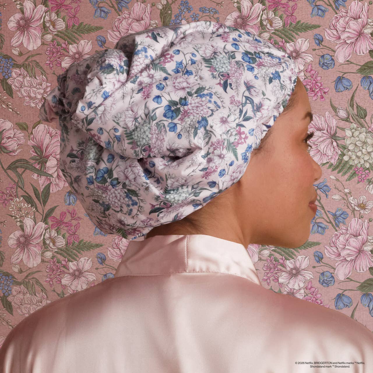 KITSCH x BRIDGERTON SATIN-LINED FLEXI SHOWER CAP in WISTERIA