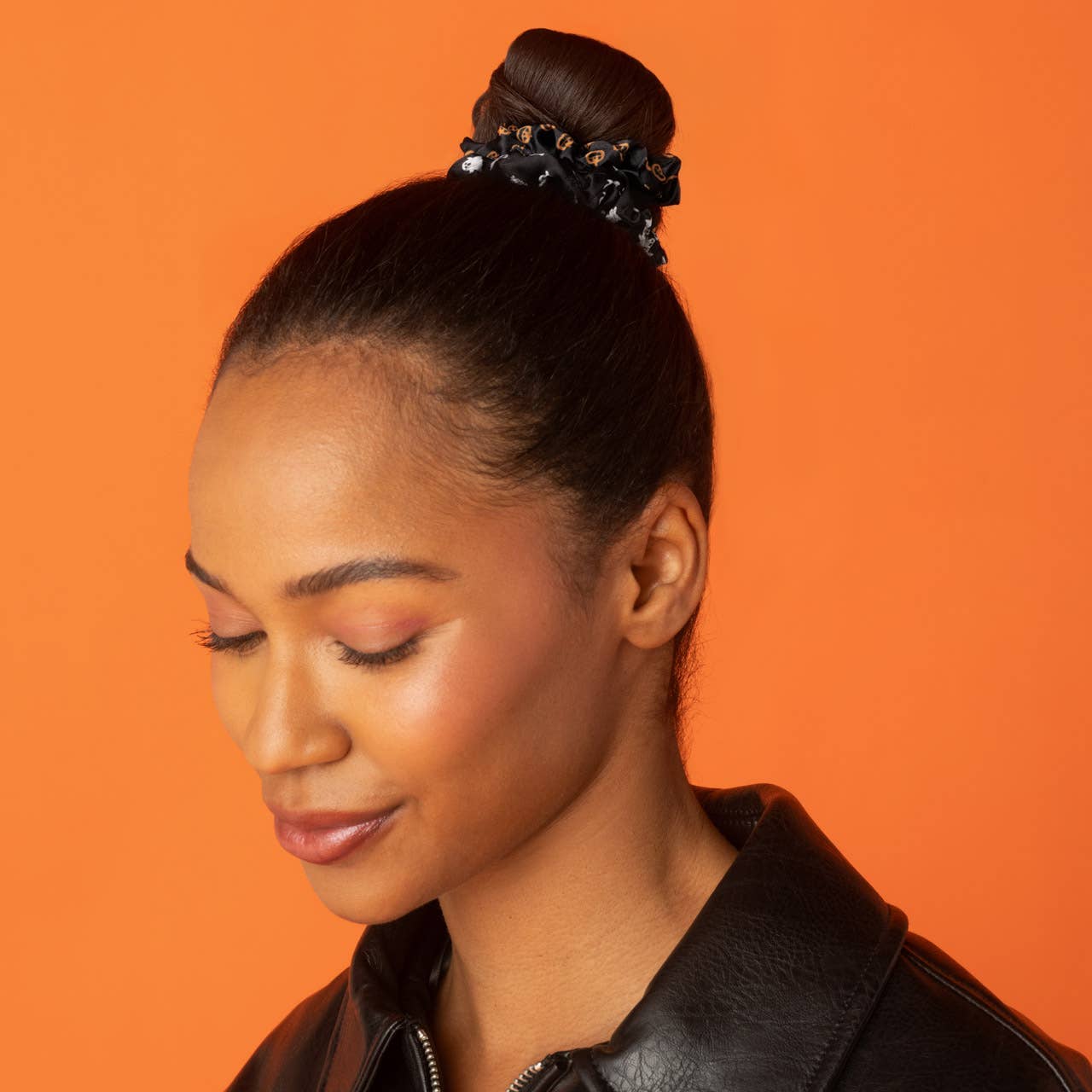 KITSCH RUCHED SATIN SCRUNCHIES - GHOSTS & PUMPKINS