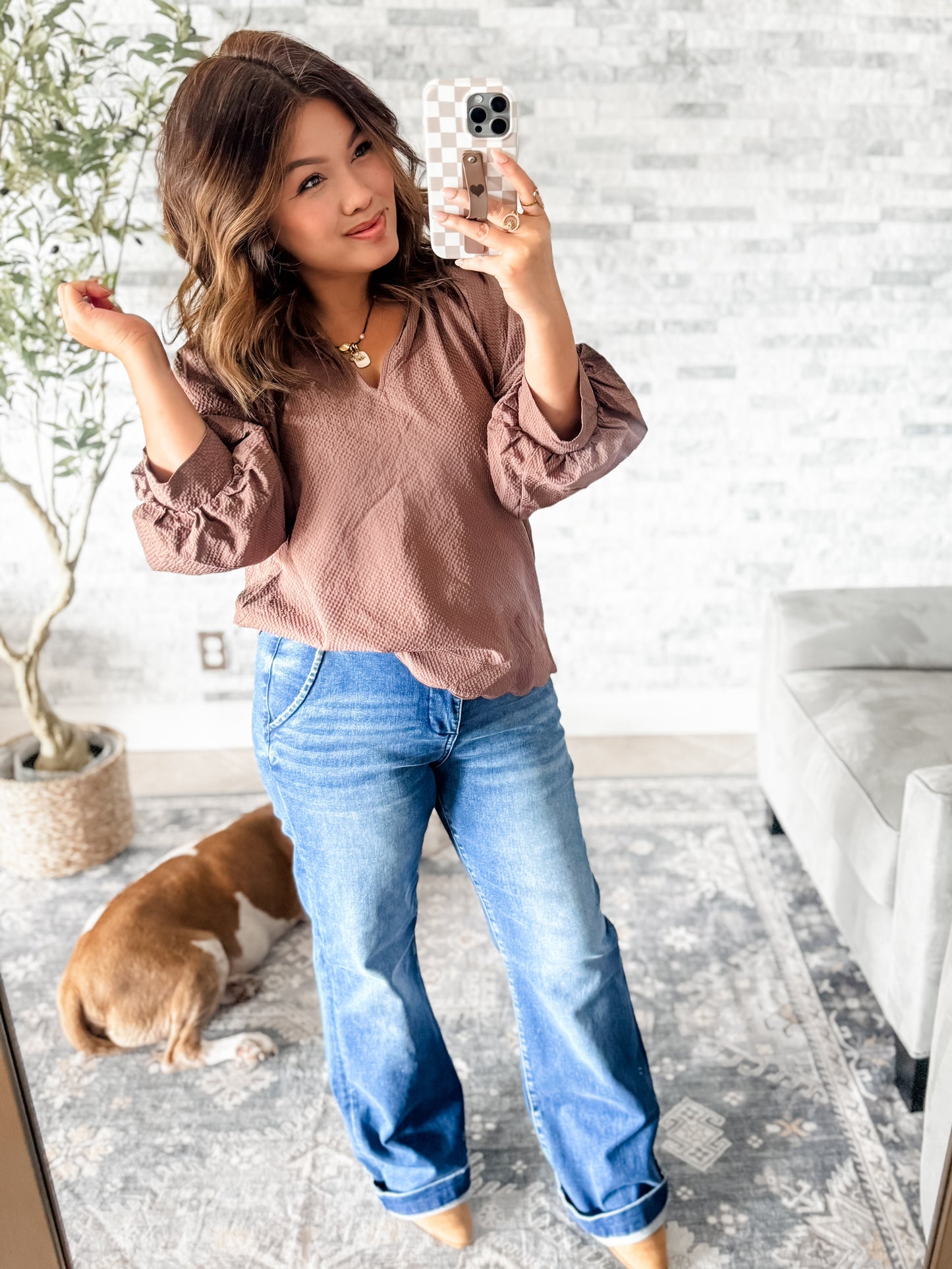 TEXTURED BALLOON SLEEVE BLOUSE in CHOCOLATE
