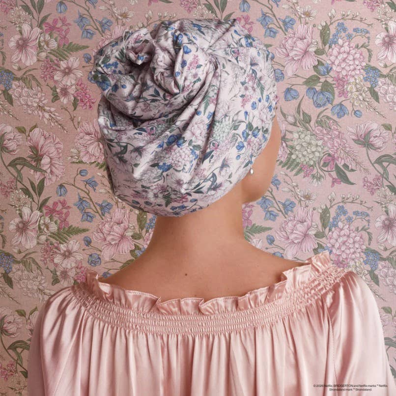 KITSCH x BRIDGERTON SATIN-LINED FLEXI SHOWER CAP in WISTERIA