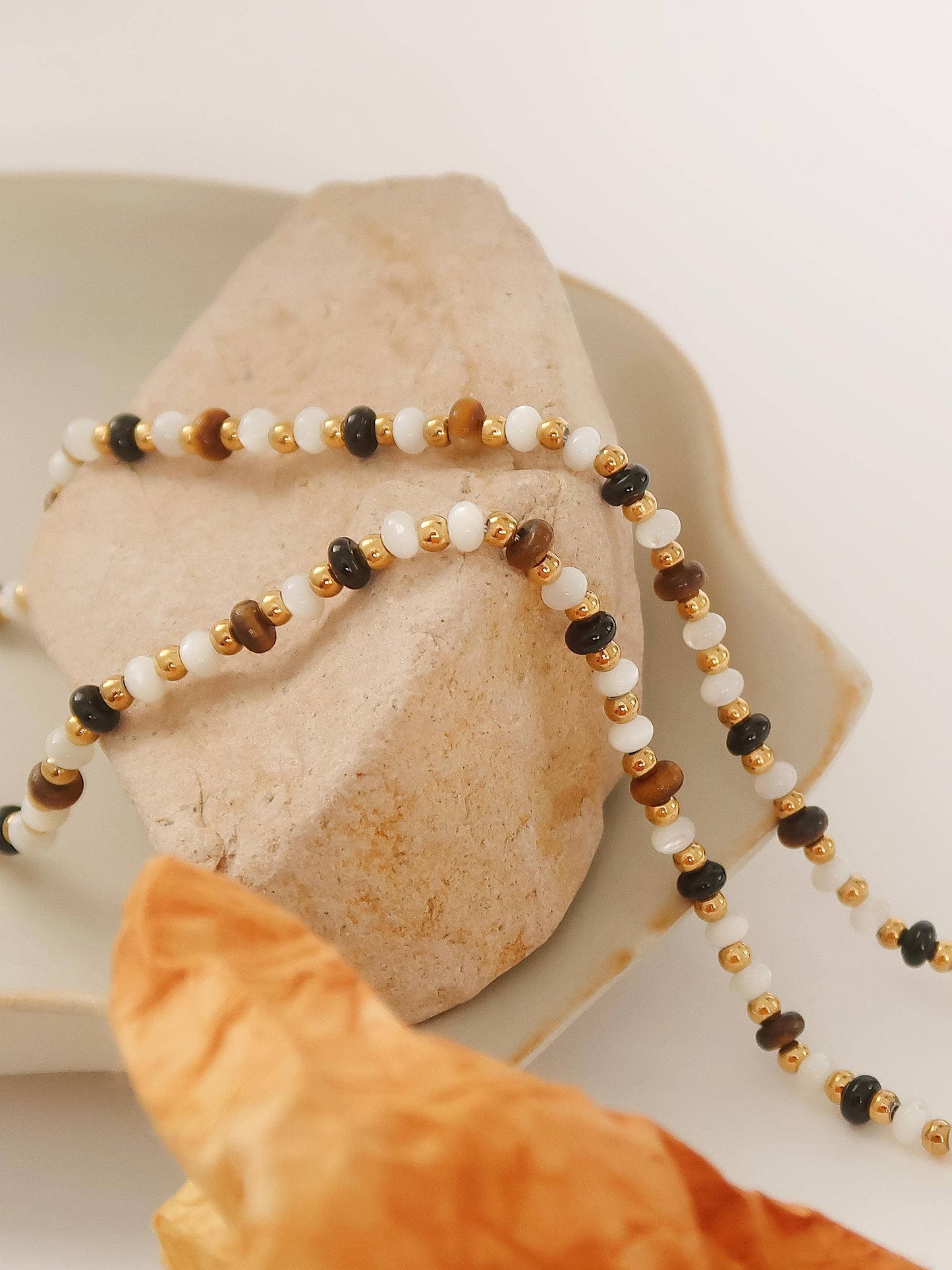 ARROW 18K PLATED BOHO BEADED NECKLACE - BROWN