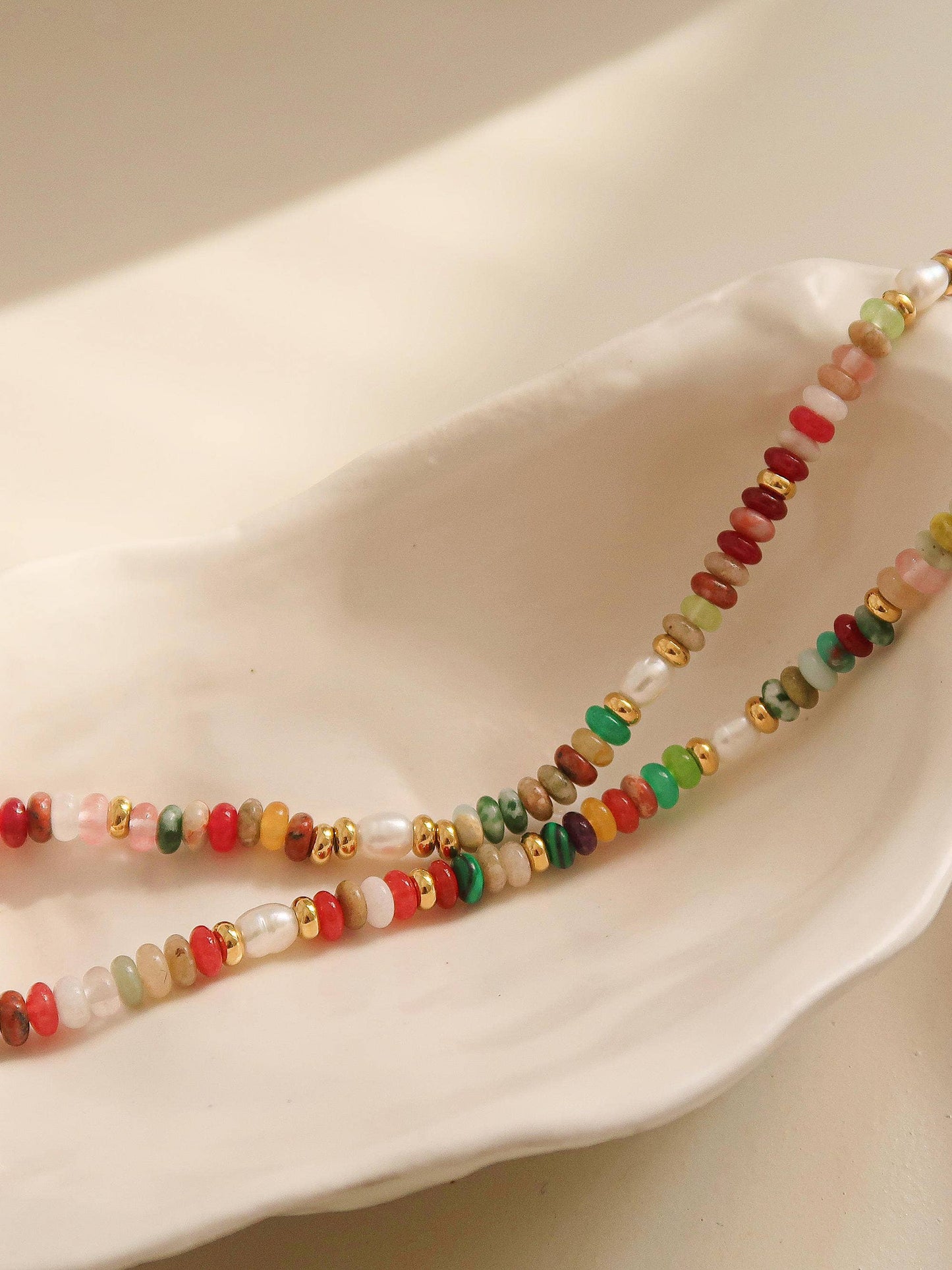 SUNNY BOHO COLORED BEADED NECKLACE - MULTI