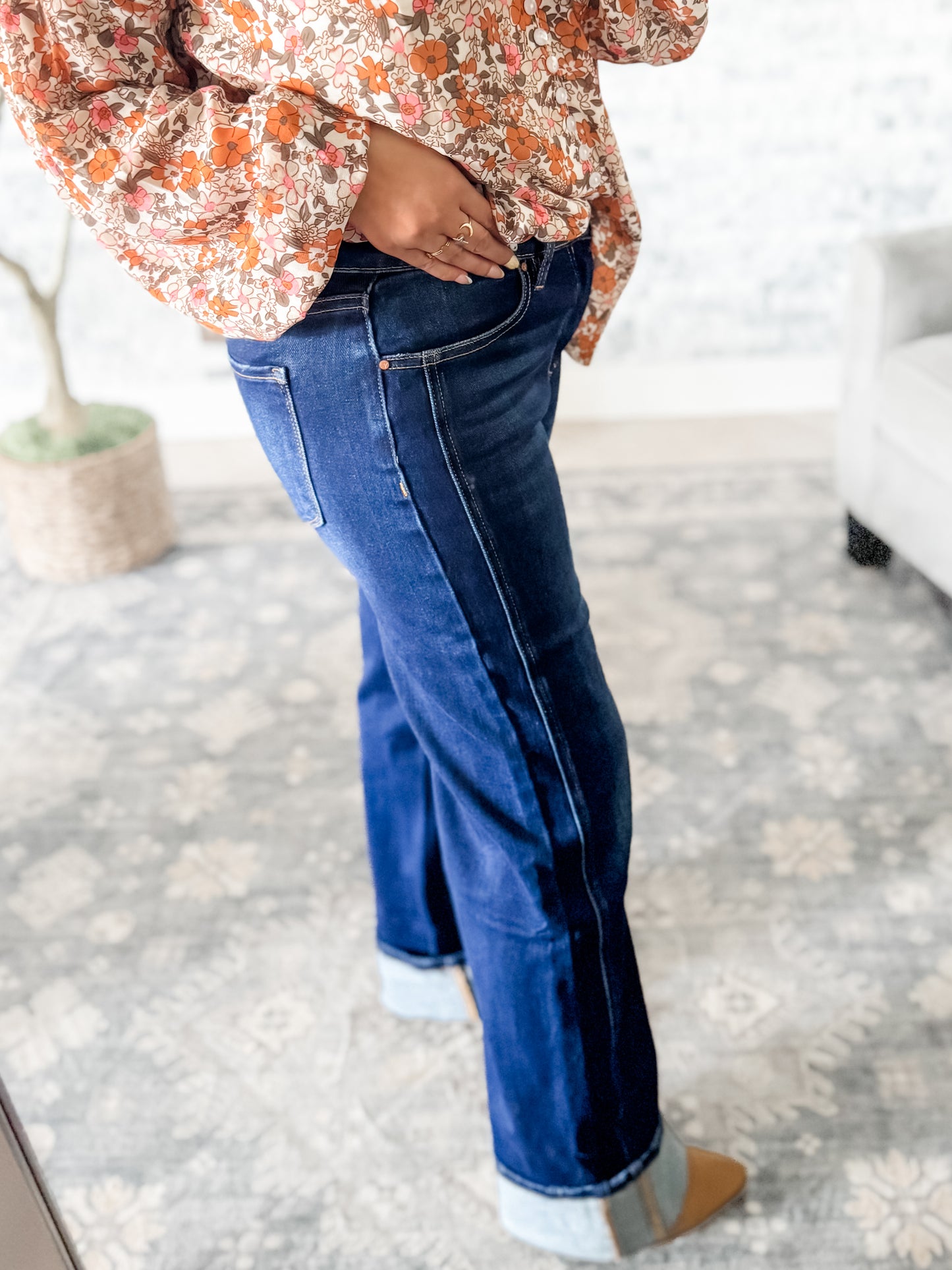 RISEN MID RISE WIDE LEG CUFFED JEANS