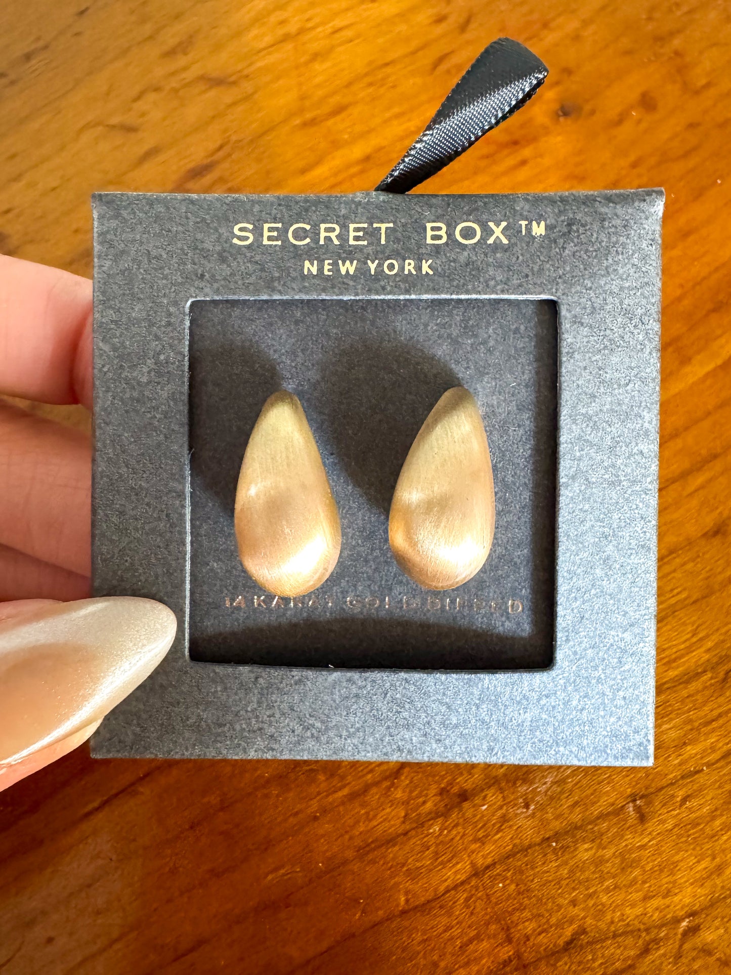 GOLD DIPPED SMALL TEAR DROP STUD EARRINGS