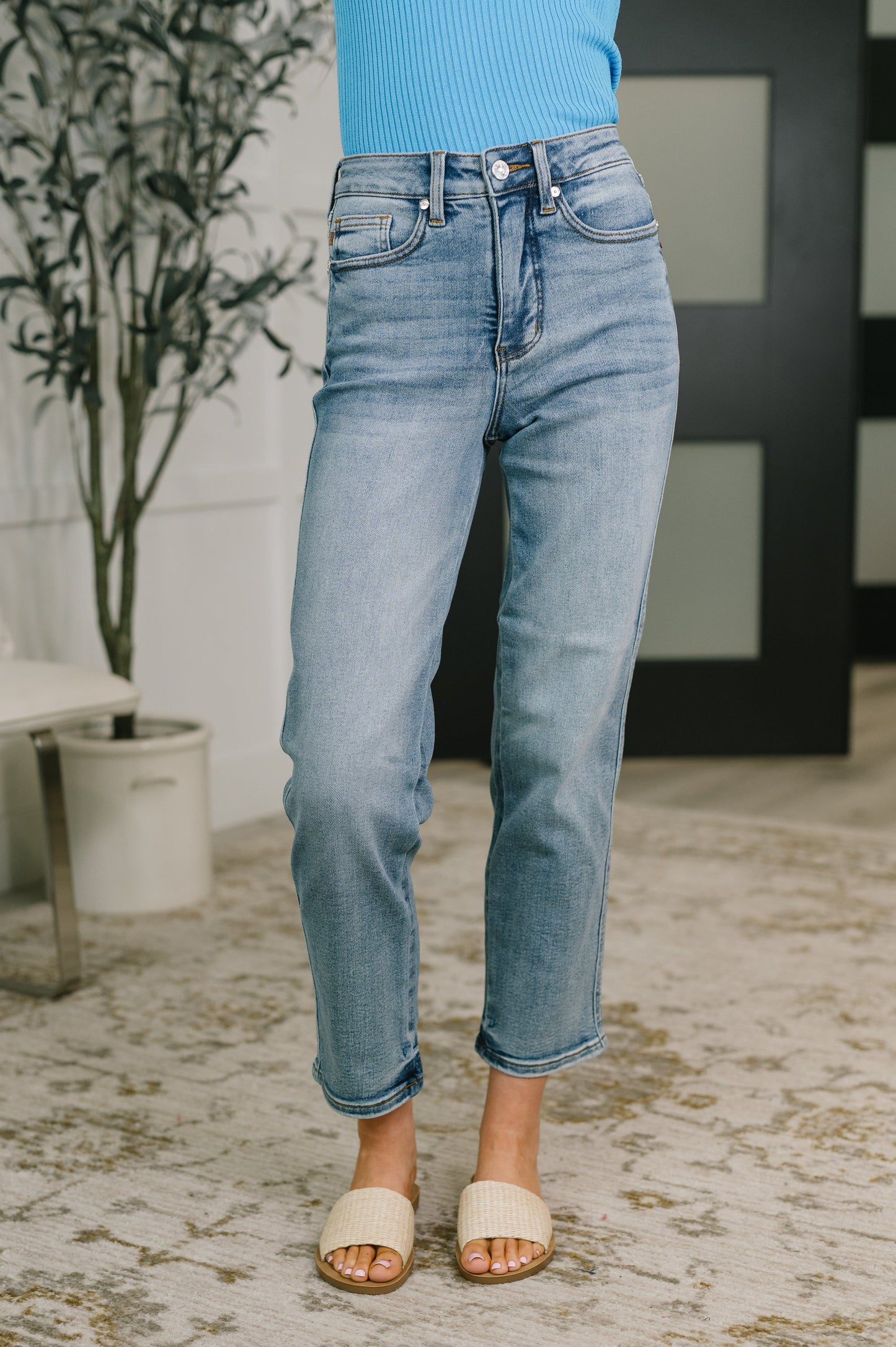 JUDY BLUE HIGH RISE ANKLE STRAIGHT JEAN