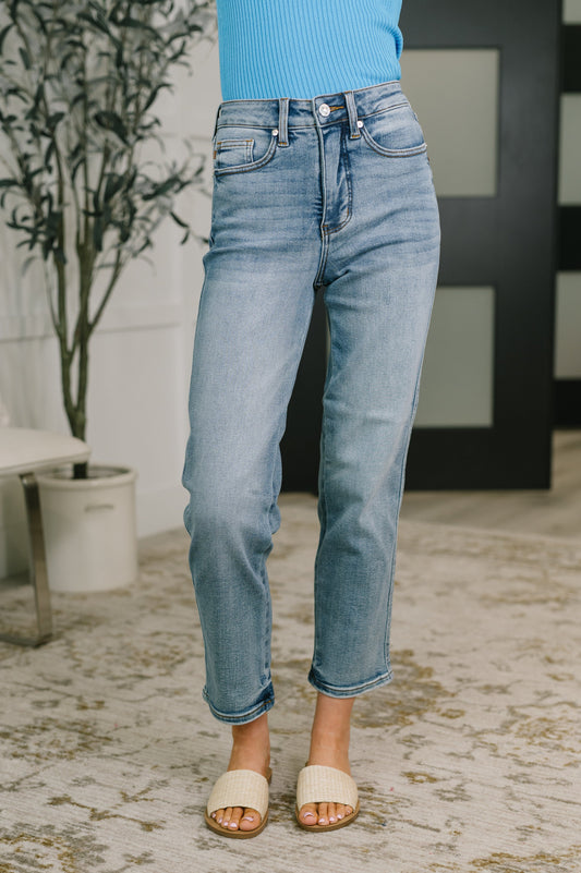 JUDY BLUE HIGH RISE ANKLE STRAIGHT JEAN