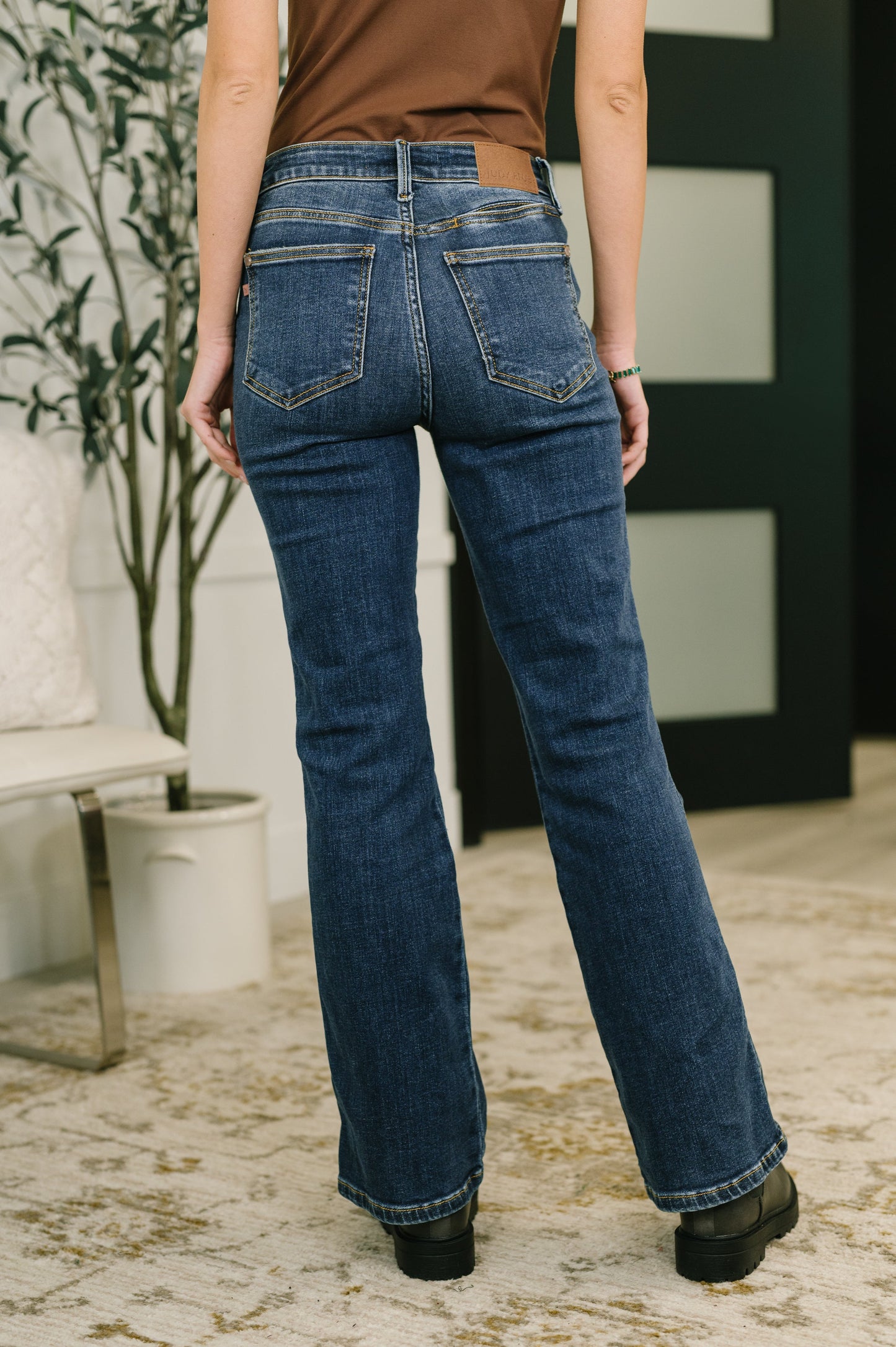 JUDY BLUE MID RISE BOOTCUT w/ CELL PHONE BACK POCKET & SLIT