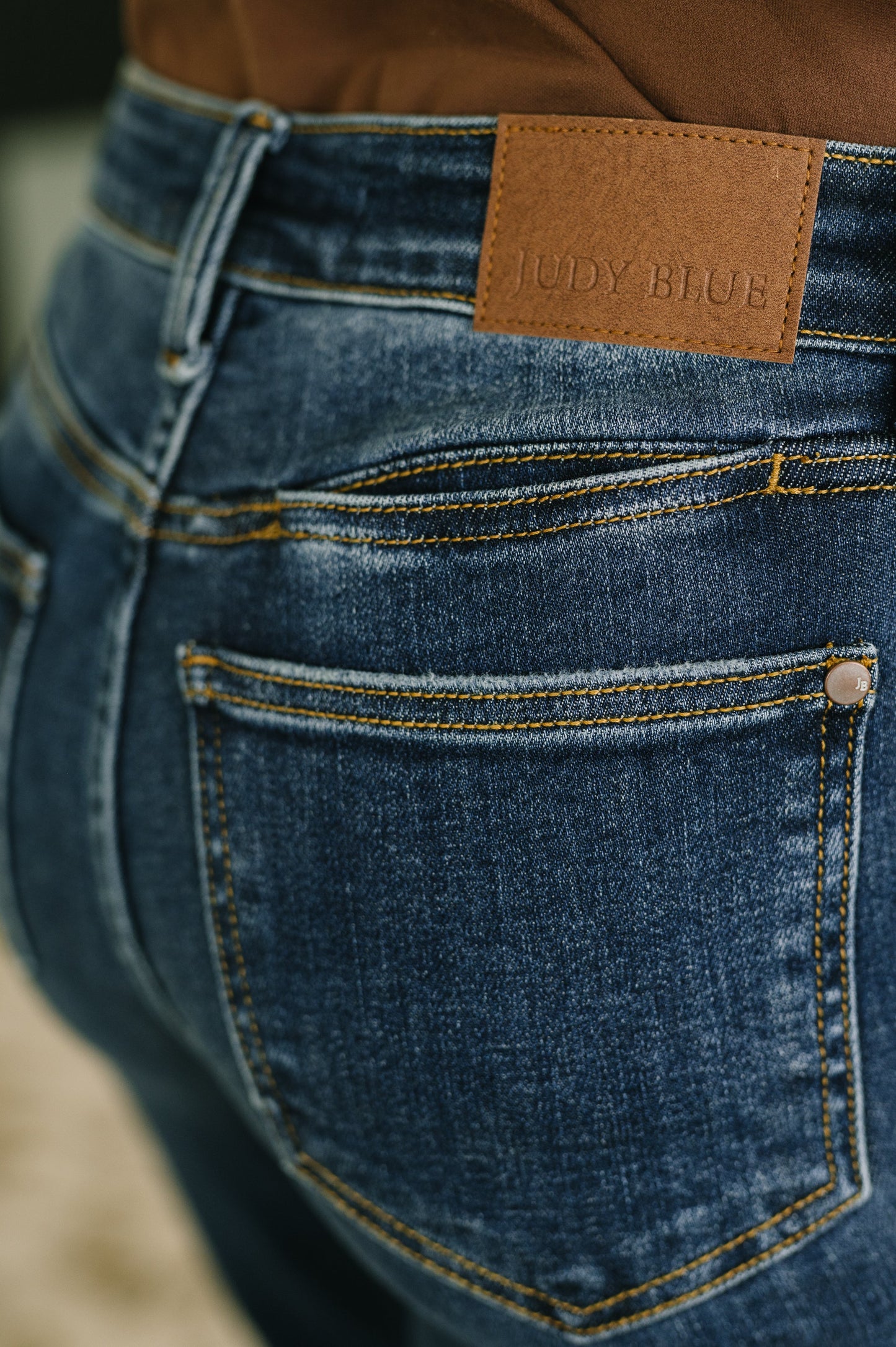JUDY BLUE MID RISE BOOTCUT w/ CELL PHONE BACK POCKET & SLIT