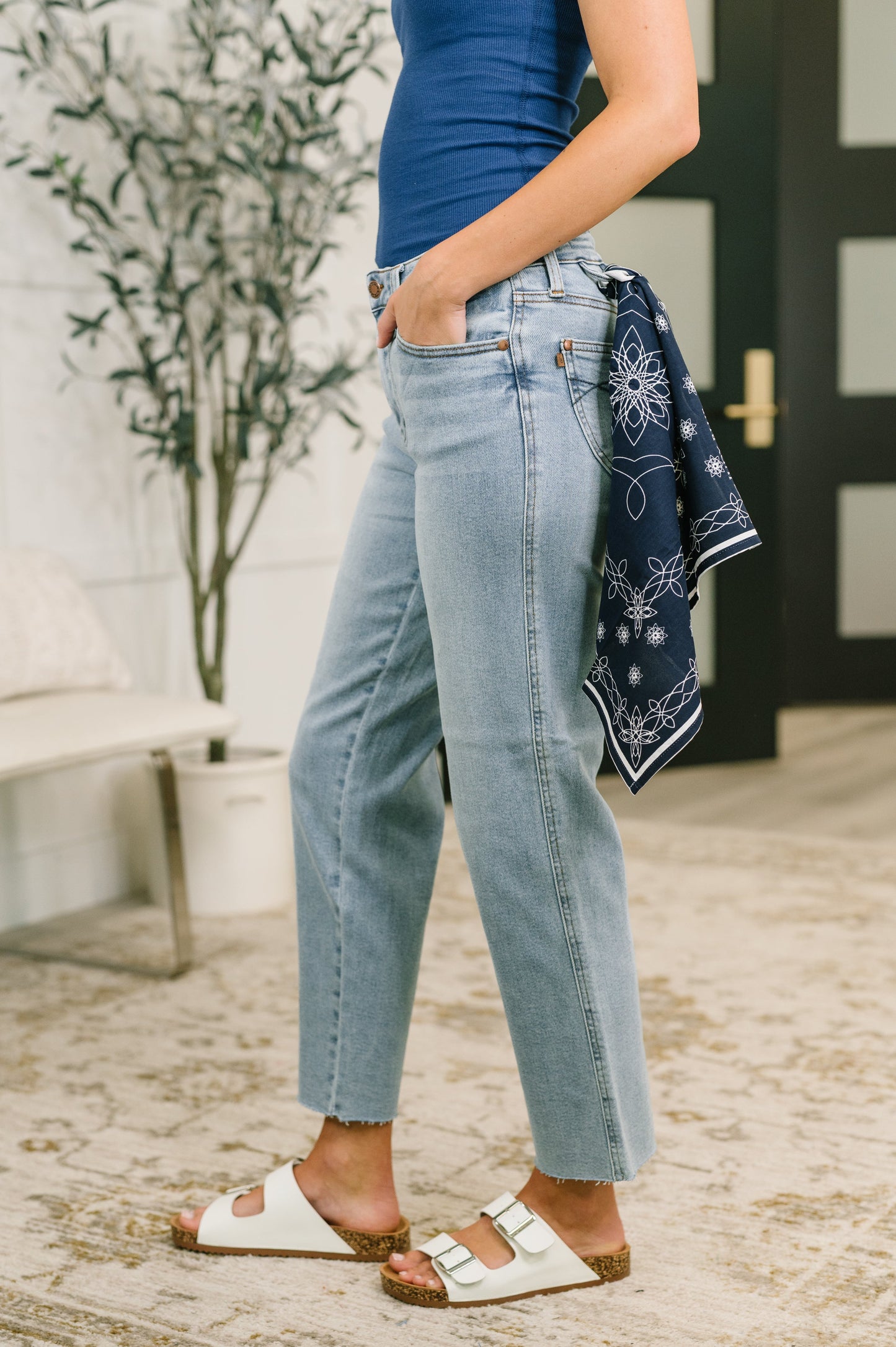 JUDY BLUE MID RISE ANKLE STRAIGHT LEG w/ BANDANA LOOP