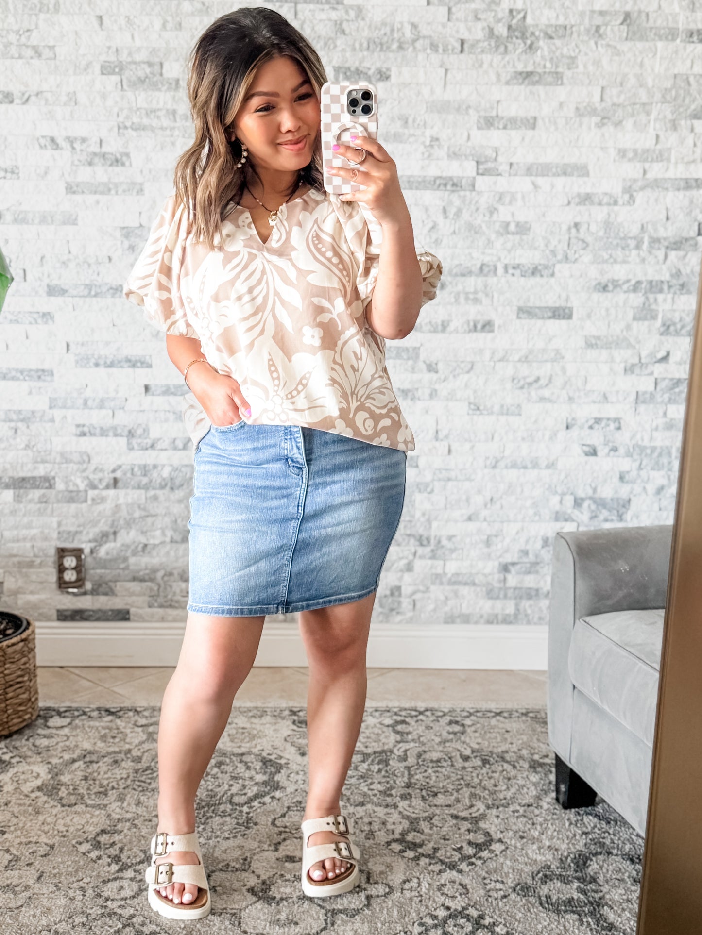 OATMEAL FLORAL PUFF SLEEVE TOP w/ NOTCHED NECKLINE