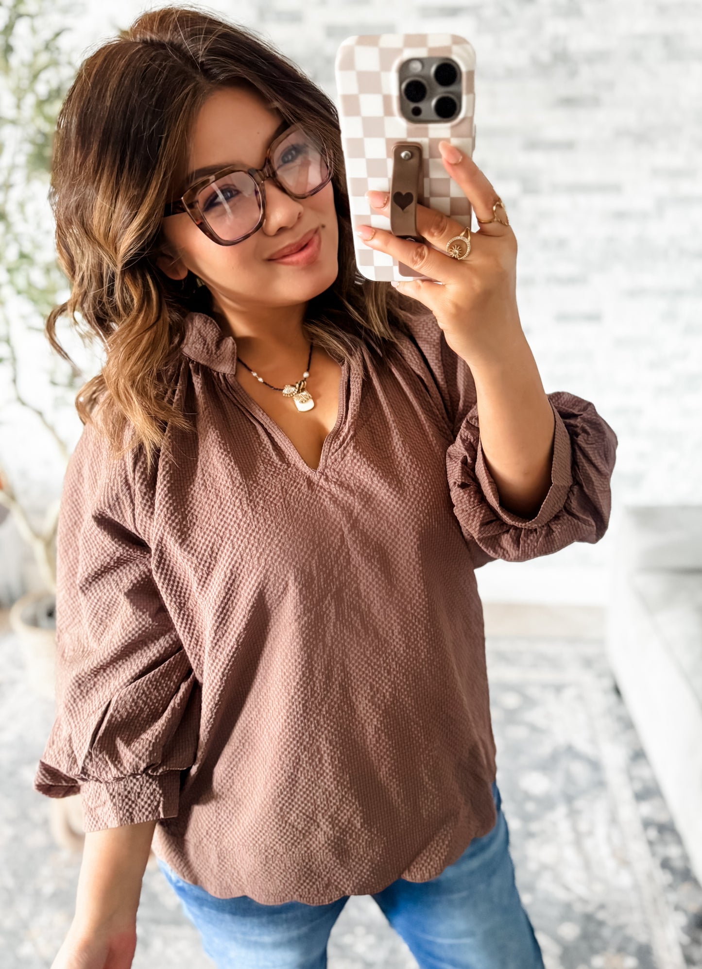 TEXTURED BALLOON SLEEVE BLOUSE in CHOCOLATE