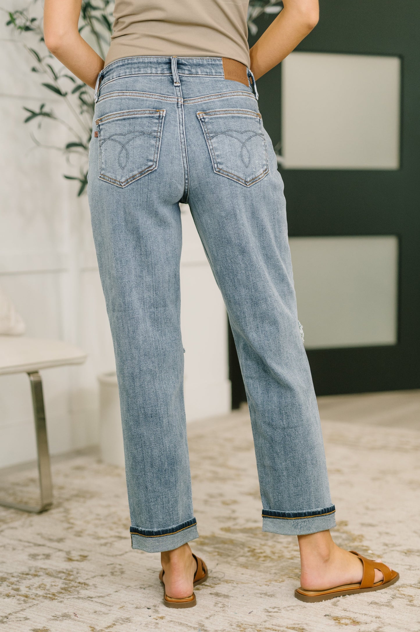 JUDY BLUE MID RISE CUFFED & DESTROYED BOYFRIEND JEANS