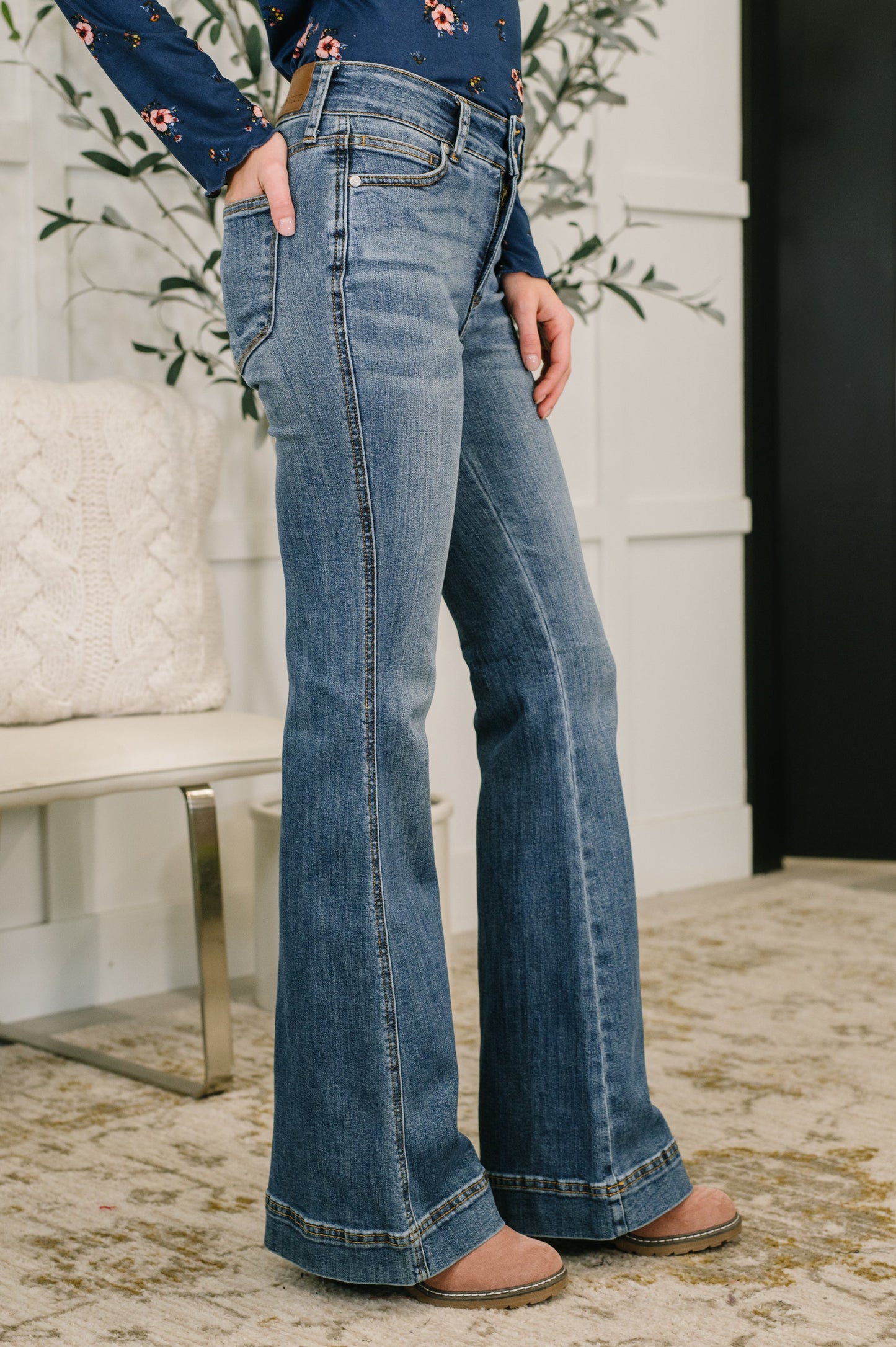 JUDY BLUE HIGH RISE TUMMY CONTROL DOUBLE BUTTON TROUSER FLARES