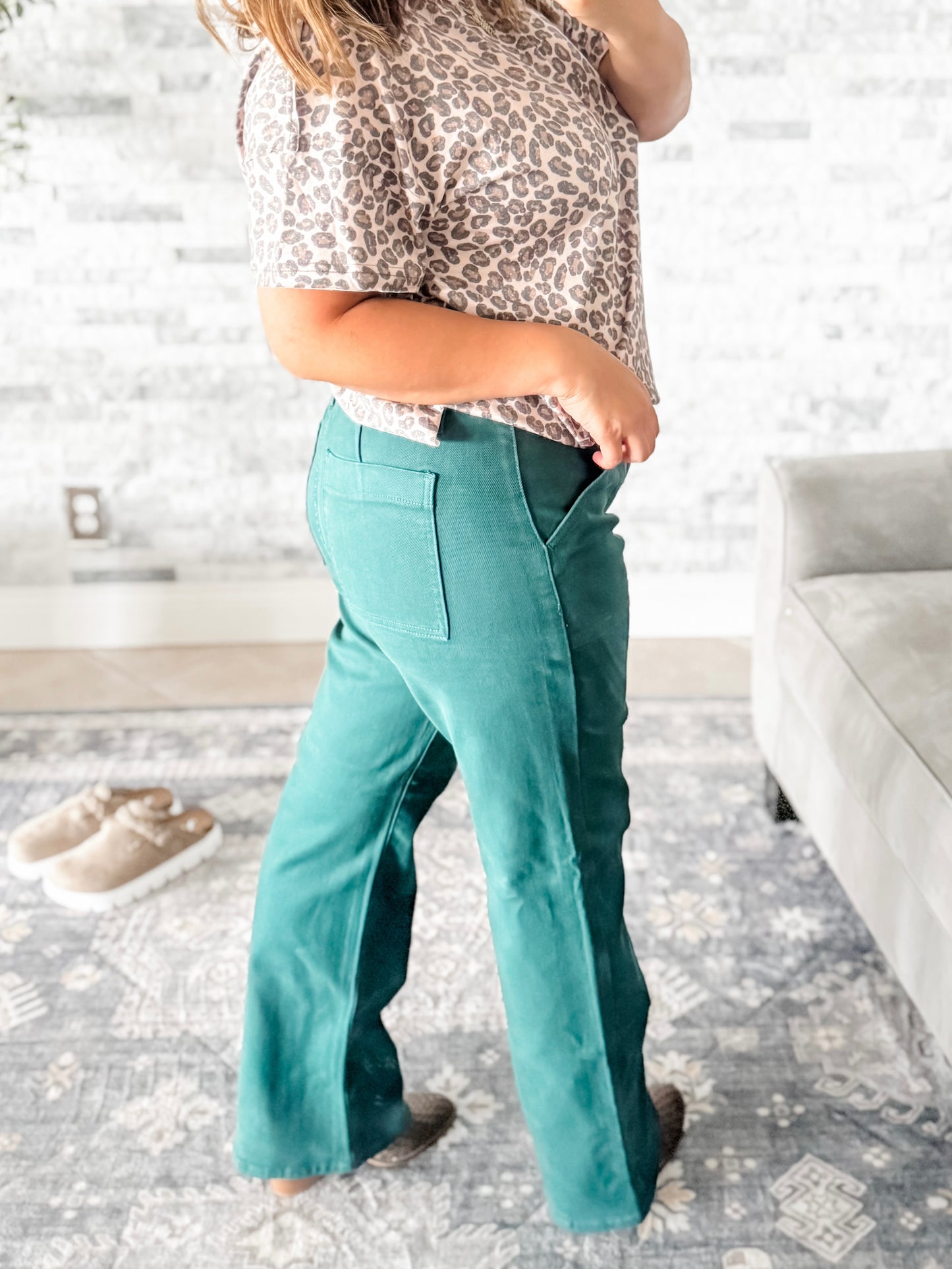 RISEN HUNTER GREEN PATCH POCKET PETITE JEANS