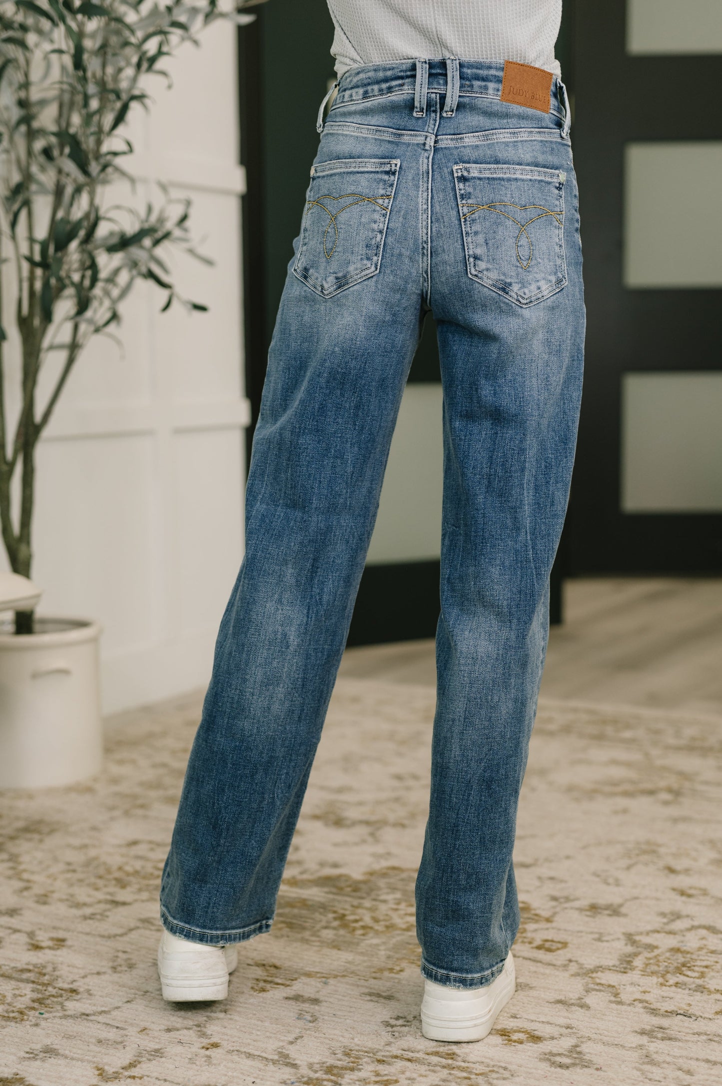 JUDY BLUE DOUBLE BACK LOOP MID RISE STRAIGHT JEANS