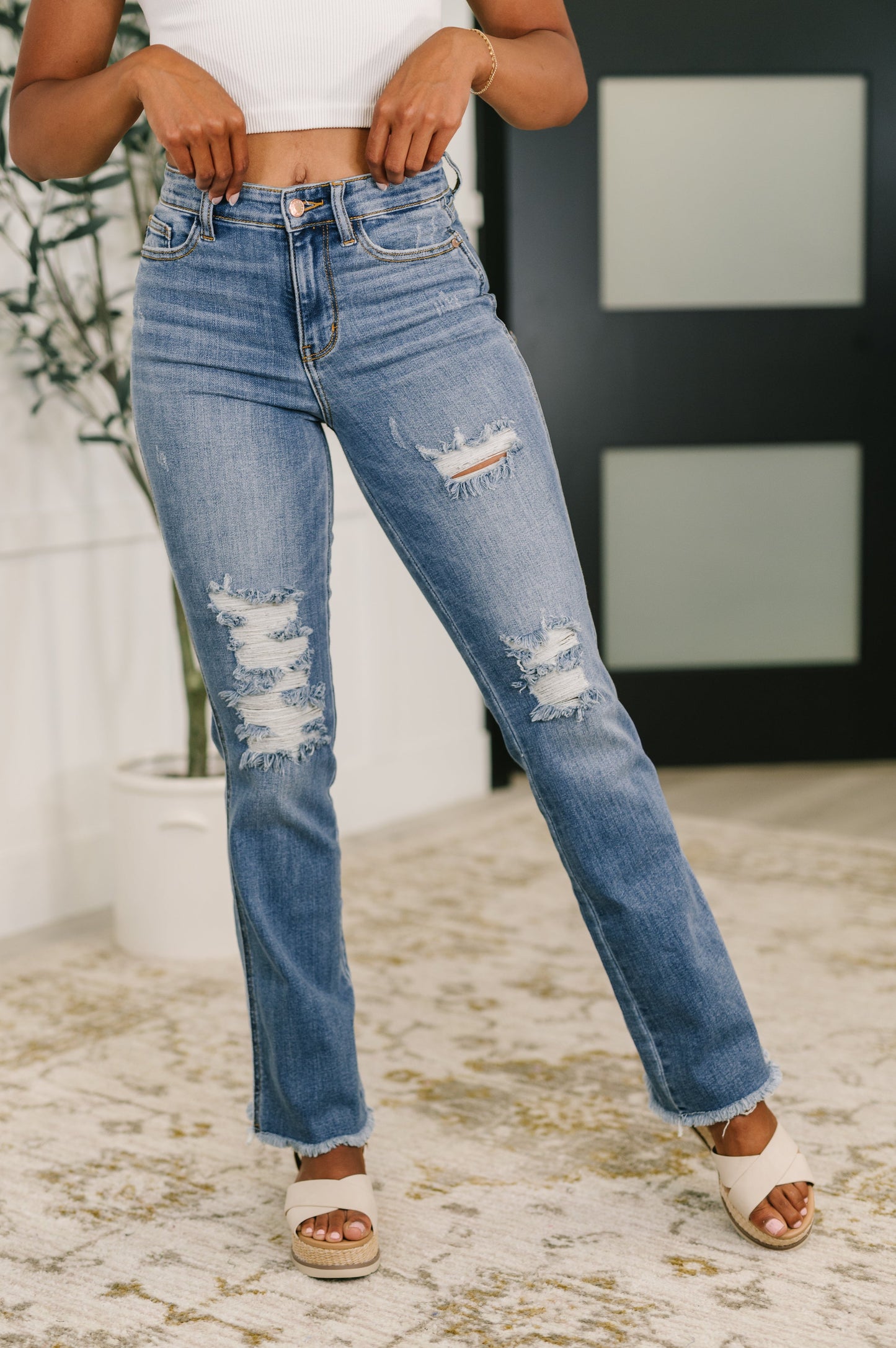 JUDY BLUE HIGH RISE DISTRESSED BOOTCUT JEANS