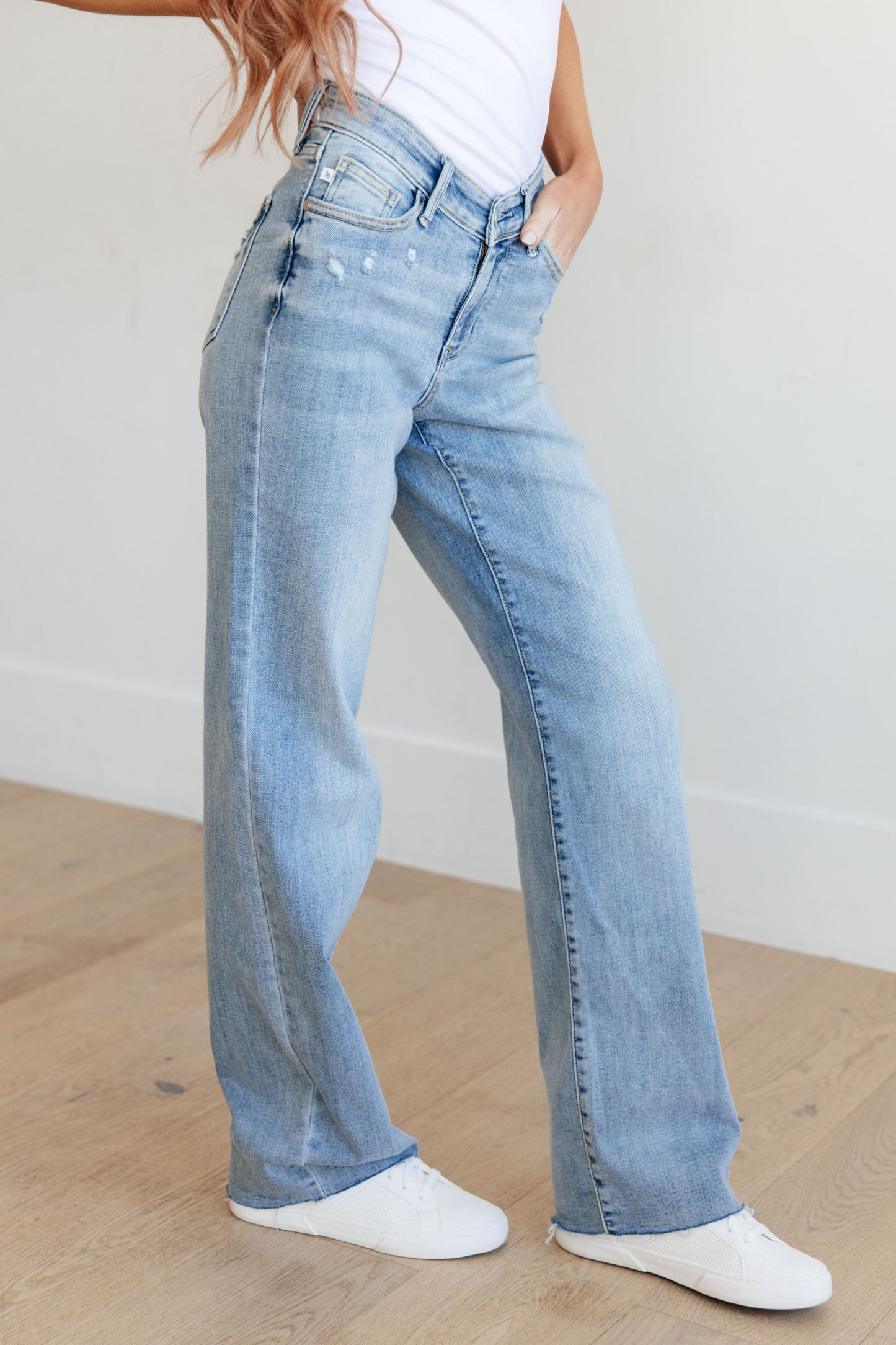 JUDY BLUE HIGH RISE V FRONT WAISTBAND STRAIGHT LEG JEANS