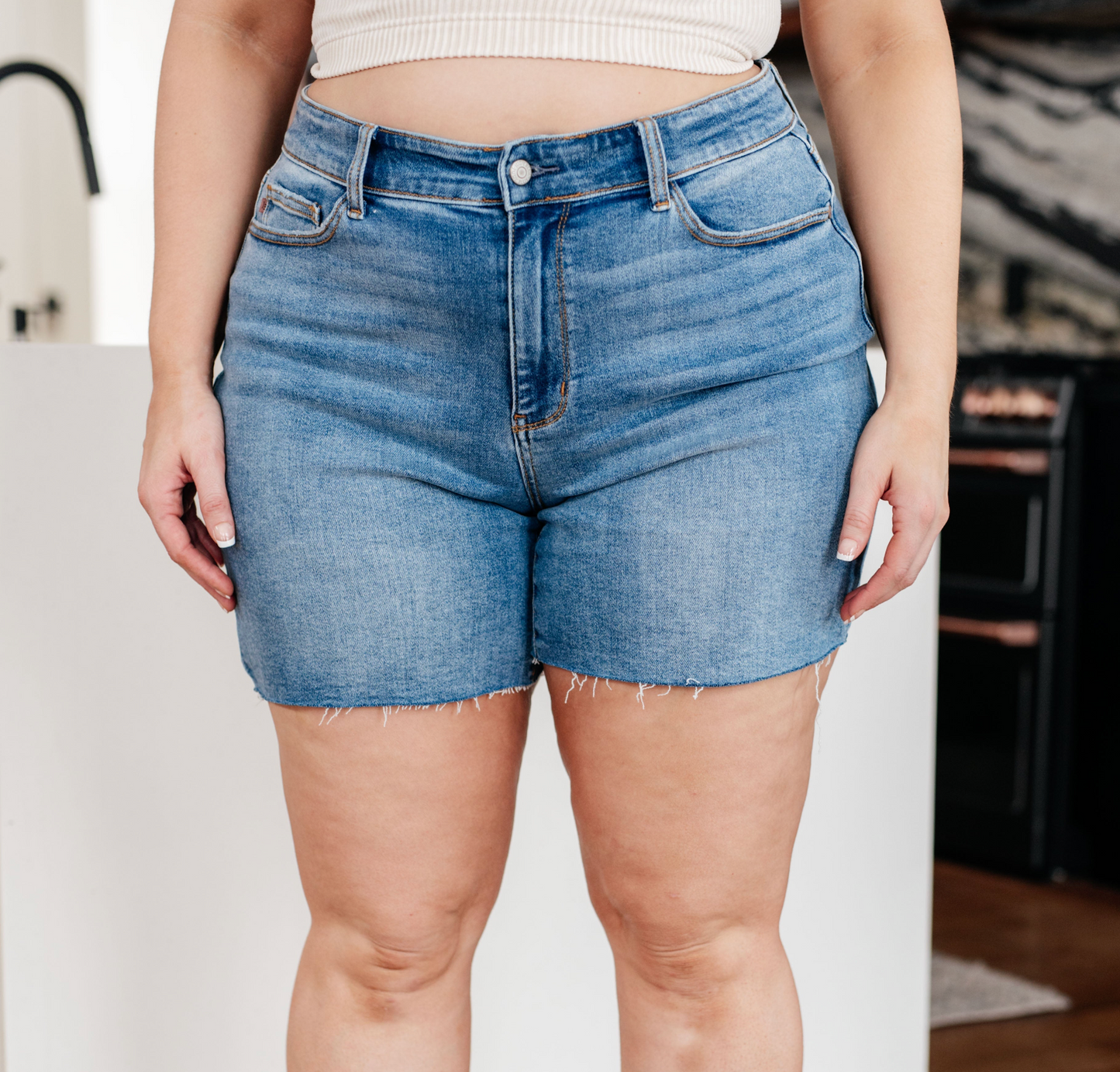 JUDY BLUE BASIC HIGH RISE CUTOFF SHORTS