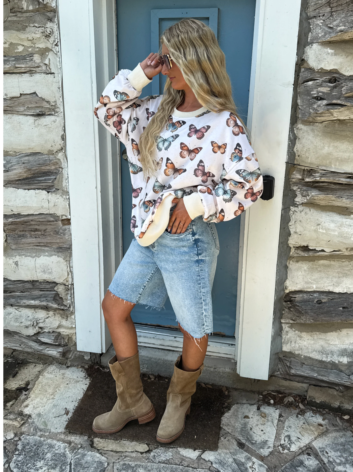 BUTTERFLY SEASON PULLOVER SWEATSHIRT