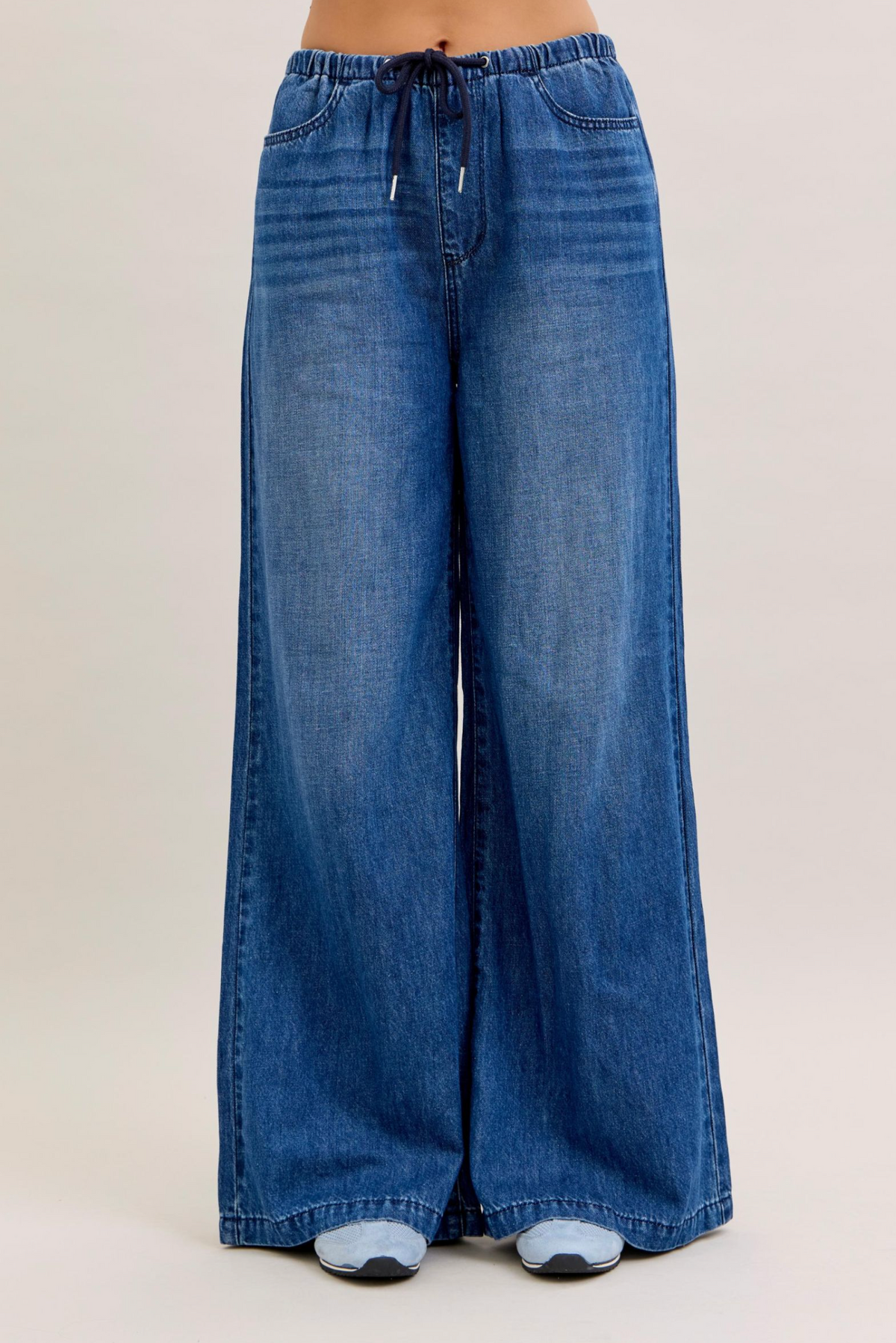 JUDY BLUE HIGH RISE FEATHER WEIGHT PALAZZO JEANS
