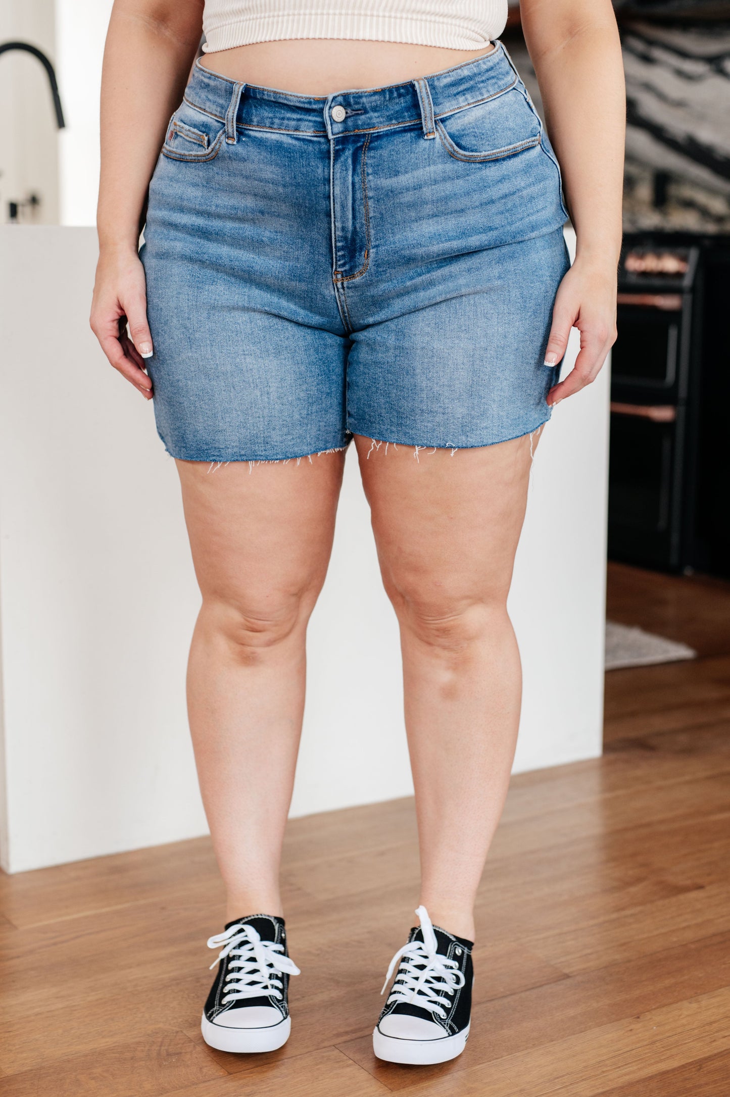 JUDY BLUE BASIC HIGH RISE CUTOFF SHORTS