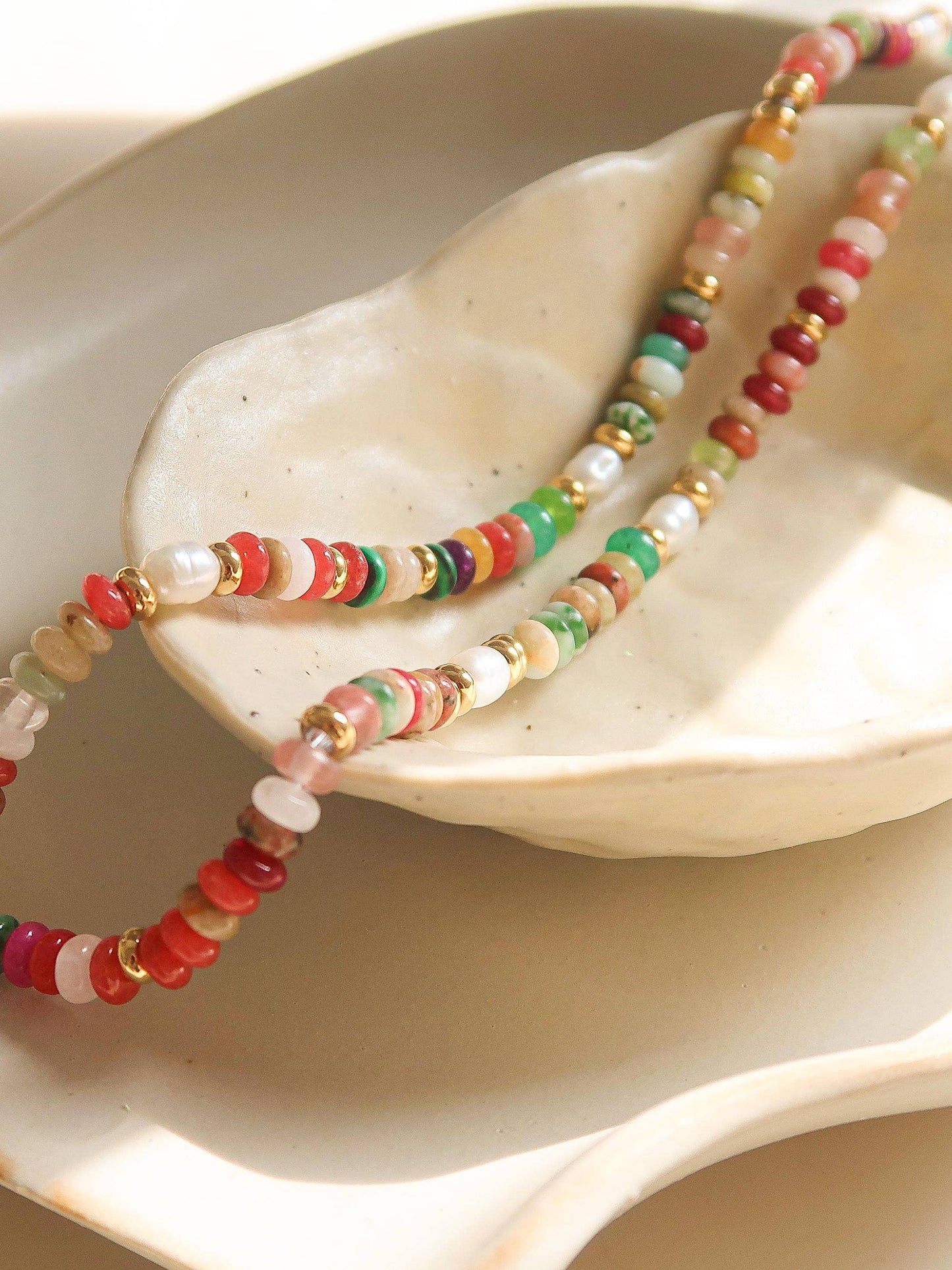 SUNNY BOHO COLORED BEADED NECKLACE - MULTI