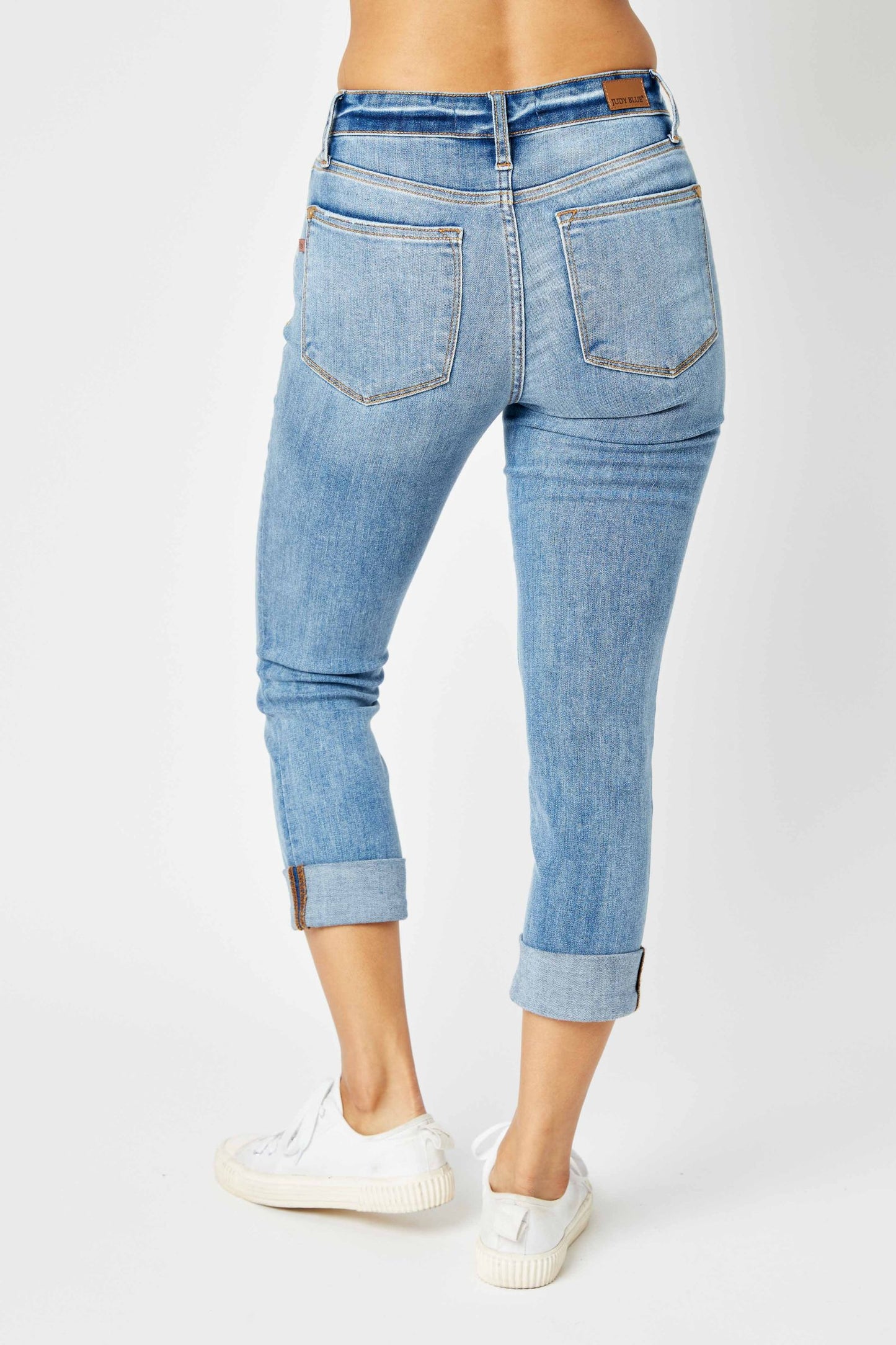 JUDY BLUE MID RISE MEDIUM WASH CUFFED SKINNY CAPRI