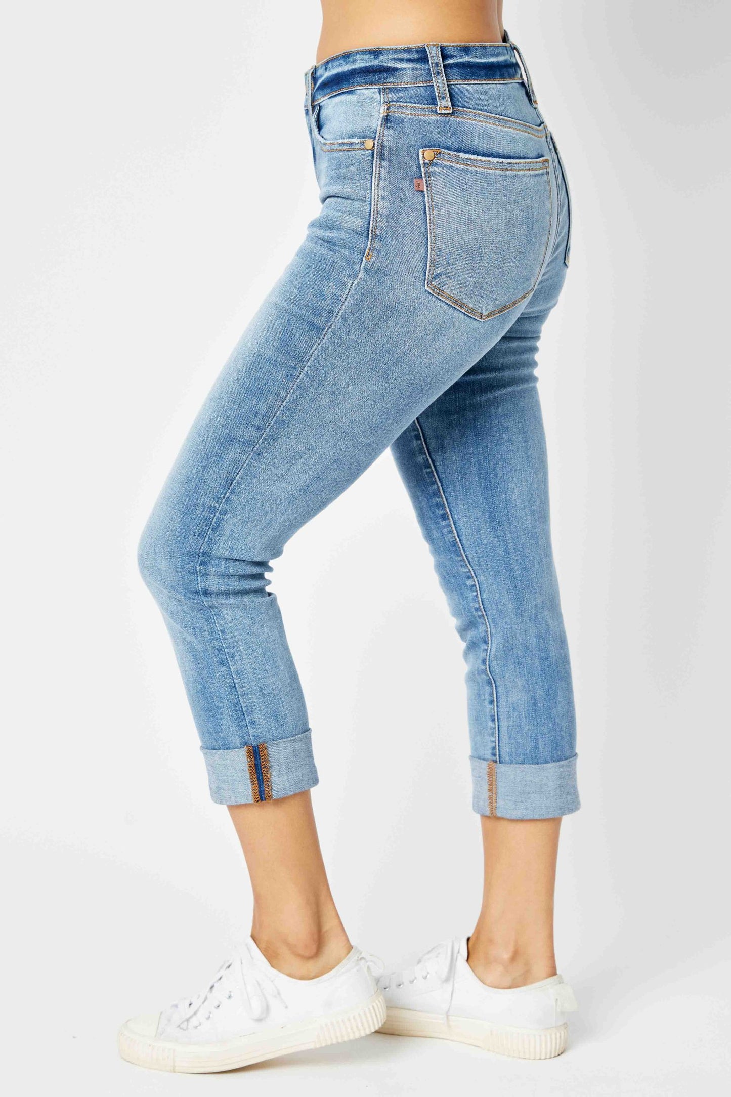 JUDY BLUE MID RISE MEDIUM WASH CUFFED SKINNY CAPRI